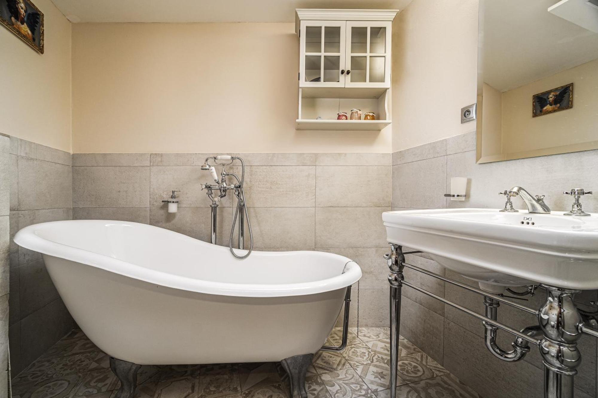 Luxurious And Royal Apartment In The Old Town براتسيلافا المظهر الخارجي الصورة